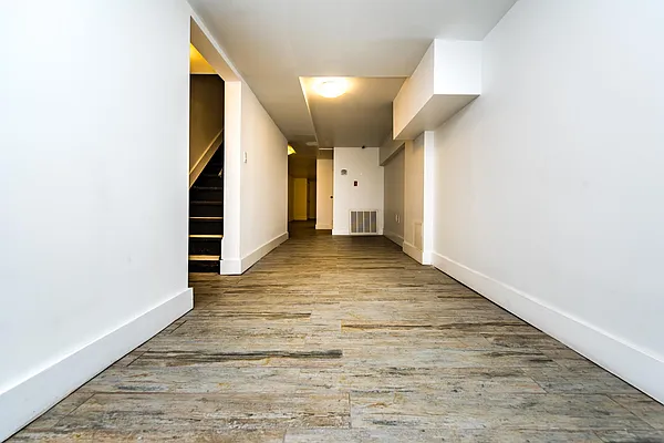 Rented by Nooklyn NYC LLC | media 37