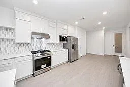 904 Capracotta Dr — Photo 4