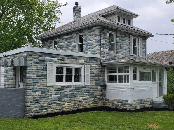 1511 & 1511-1/2 Childrens Way, Martinsburg, WV 25401