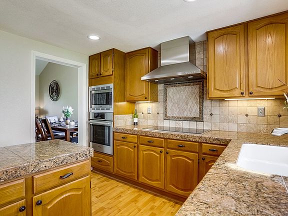 3rd image of 25471 Lacebark Dr