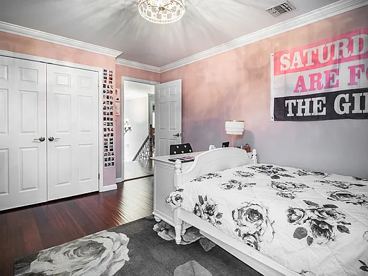 Sold by PRENDAMANO REAL ESTATE | media 16