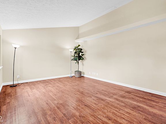 4th image of 1483 Bridle Way Blvd