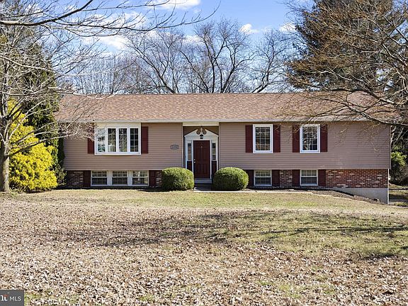 2nd image of 1354 Ridgeview Cir