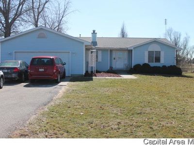 220 White Rd, Glenarm, IL, 62536