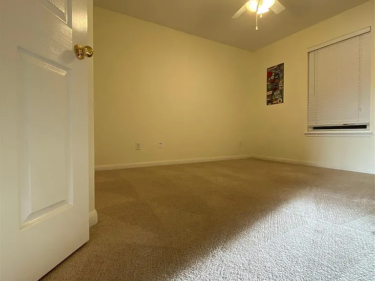 11905 Algonquin Dr #4 — Photo 5