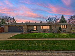 8205 Monroe Ave, Munster, IN 46321