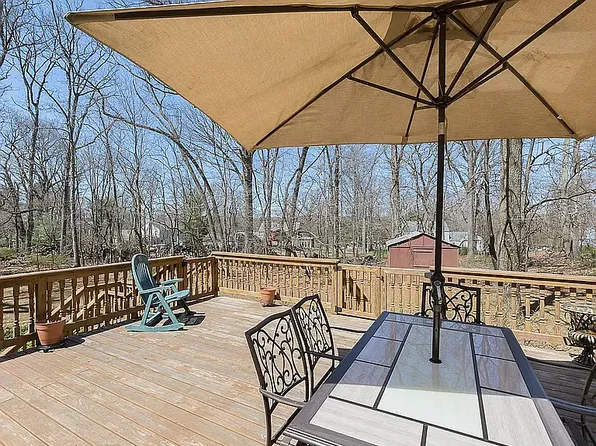 800 Vosseller Ave, Martinsville, NJ 08836