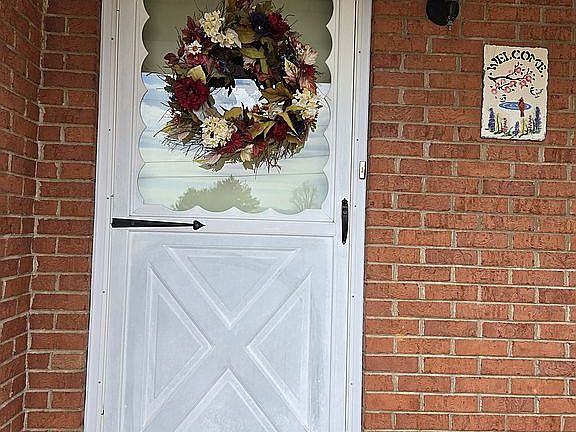3rd image of 255 Verbena Rd