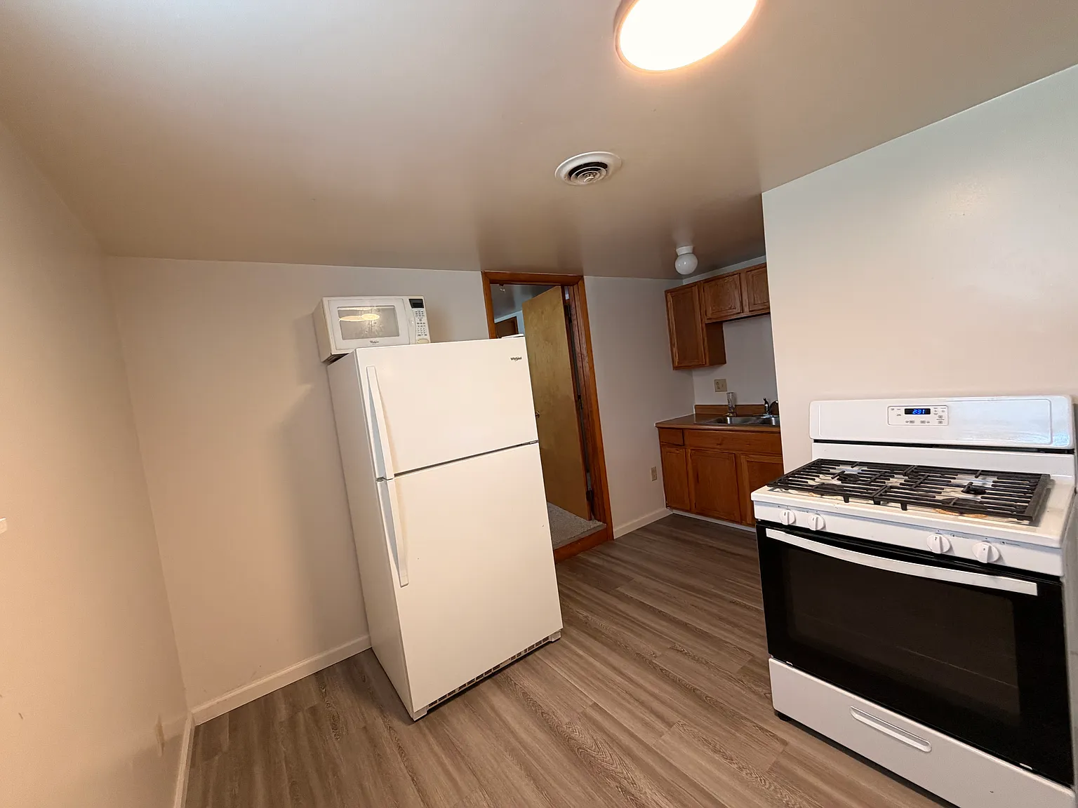 1 bed, $700 — Photo 3