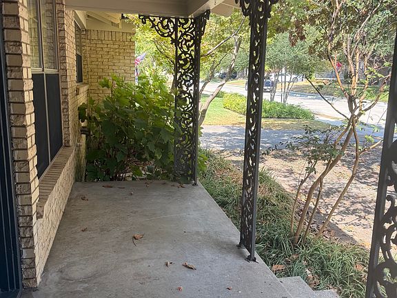 2nd image of 6230 Penrose Ave