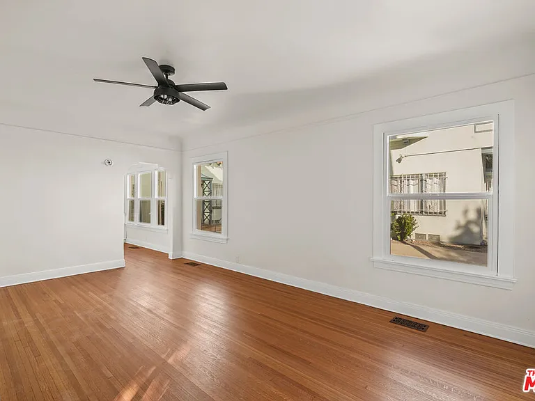 1815 N Grace Ave — Photo 2