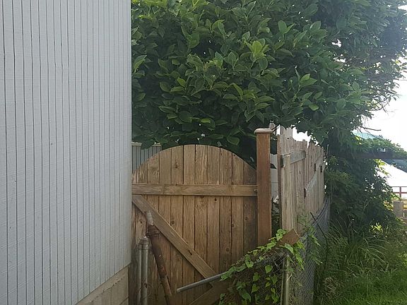 3rd image of 6106 Mission Ave