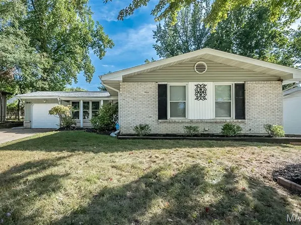 1840 Saint Anthony Ln, Florissant, MO 63033