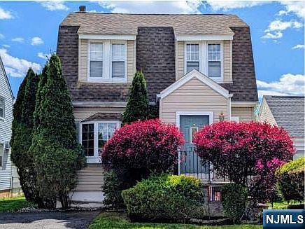 1st image of 121 Highland Pl