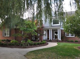 54845 Grenelefe Cir E, South Lyon, MI 48178
