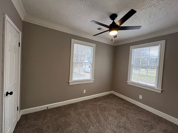 5th image of 2703 Burns Ave