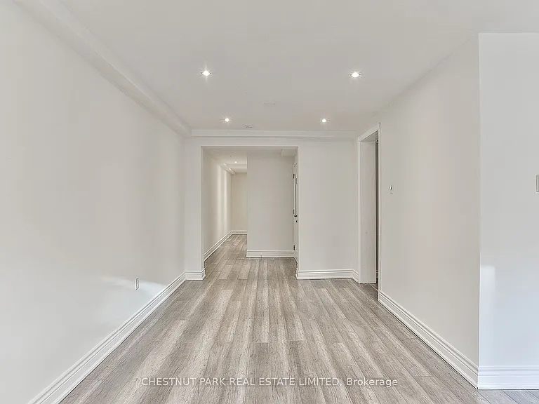 76 Walmsley Blvd #1 — Photo 5