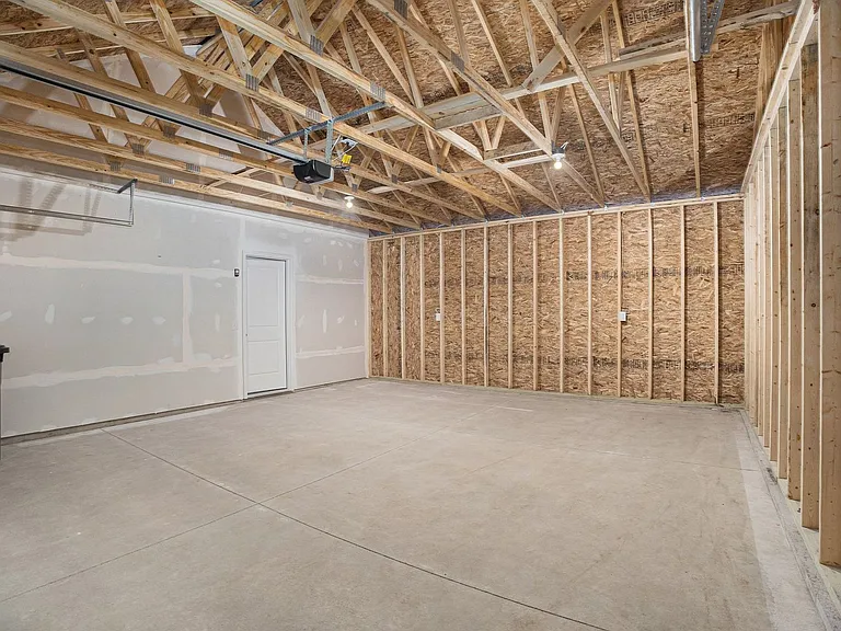 515 Burr St — Photo 22