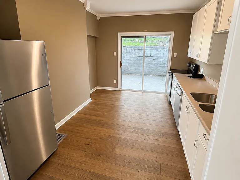 1635 Methyl St — Photo 3