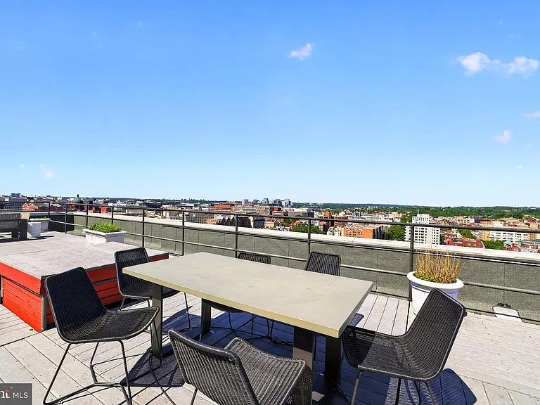 1615 Q St NW #T6 — Photo 32