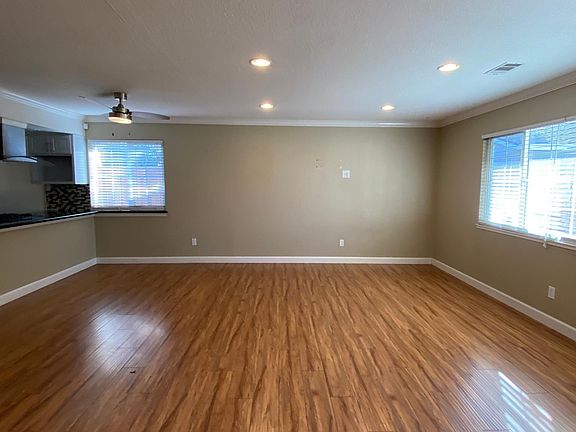 living room -empty