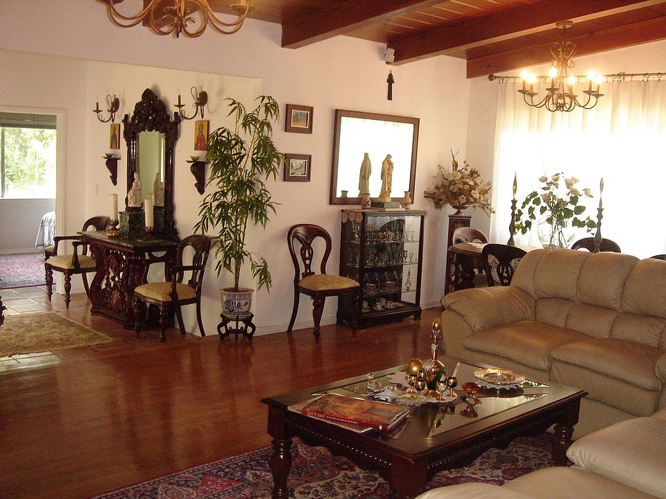 2nd image of 22921 Mariano St
