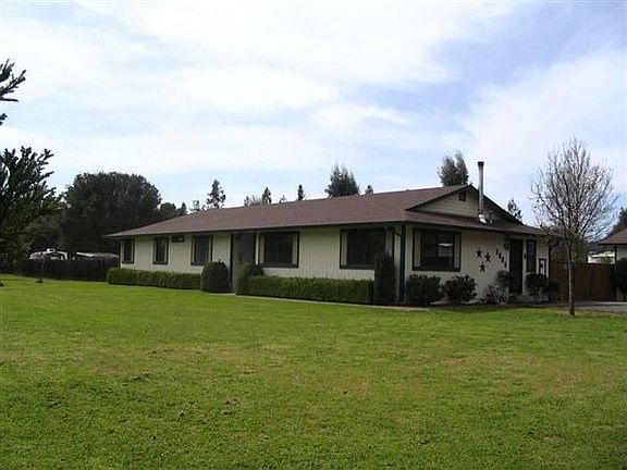 4th image of 1891 Oak Grove Dr