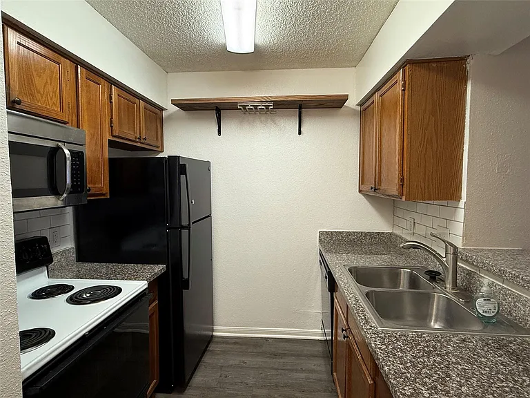 2120 El Paseo St #2406 — Photo 9