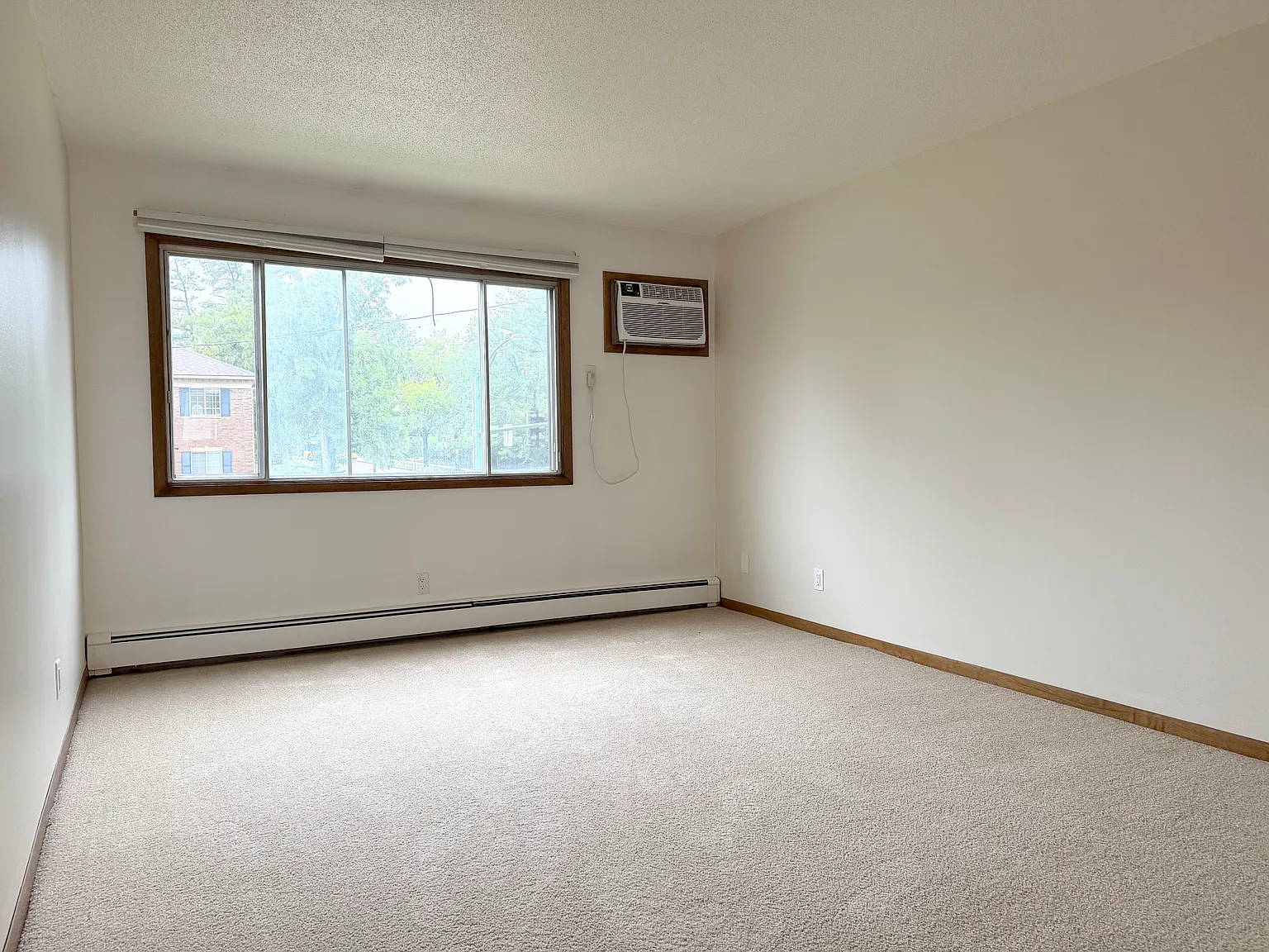 530 N Dubuque St — Photo 4