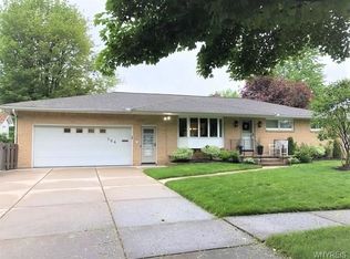 184 The Paddock, Williamsville, NY 14221