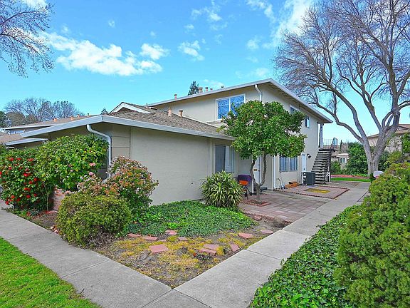 2nd image of 1387 Del Rio Cir Unit D