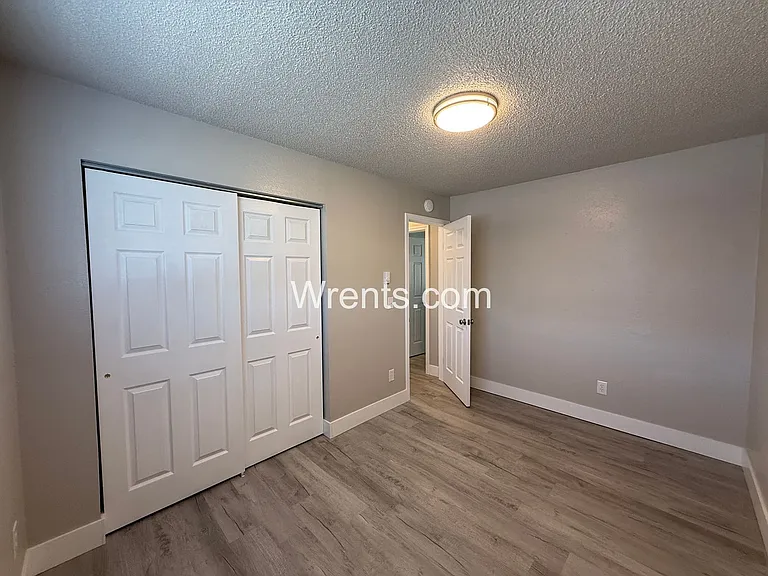 1718 W Boone Ave — Photo 11