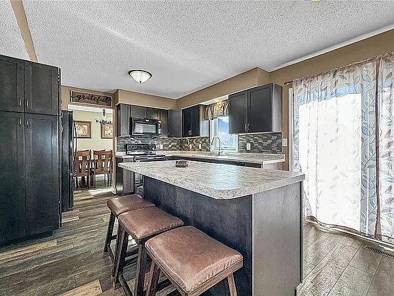 3rd image of 304 SW Clark Ln