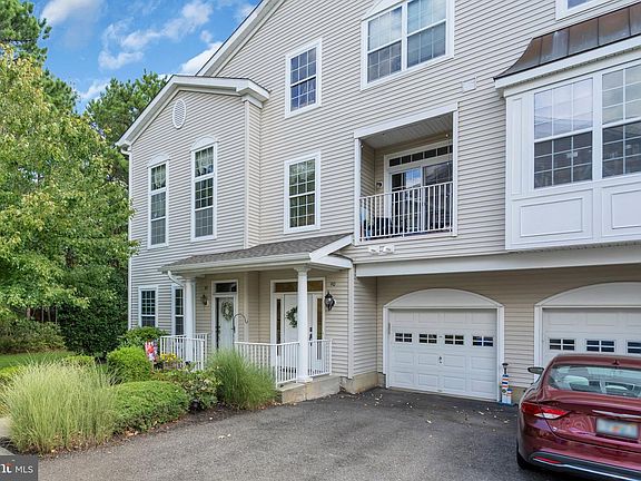 2nd image of 90 Bryce Ln #911