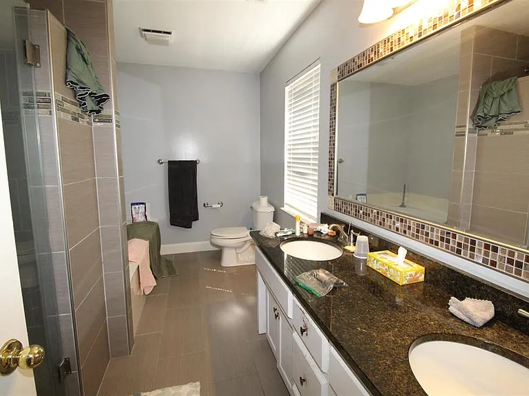 107 Dungannon Ct — Photo 16