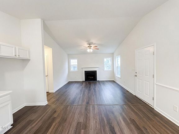 3rd image of 1832 E Geer St