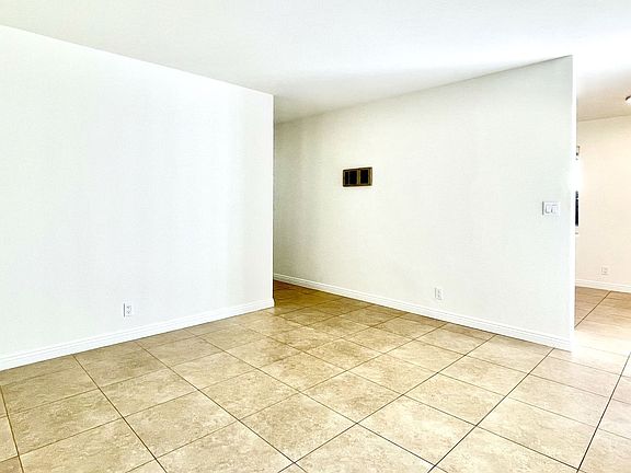 4th image of 242 Chinquapin Ave APT A