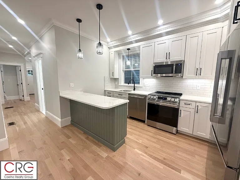170 Webster Ave #1 — Photo 7