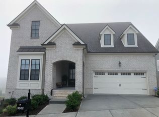 3302 Vinemont Dr, Thompsons Station, TN 37179