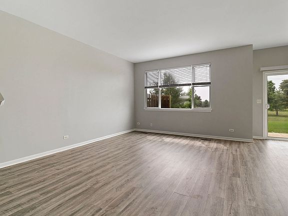 3rd image of 523 W Kristina Ln Unit 523