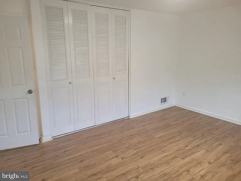 6818 Rolling Rd — Photo 16