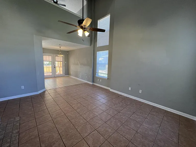 2302 Tracey Ann Ln — Photo 6