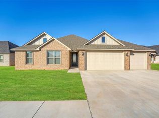 2121 Longhorn Trl, Altus, OK 73521