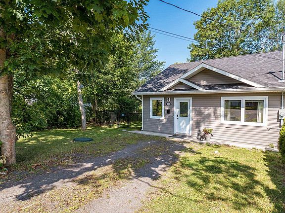 4th image of 1055 Marie Cres N