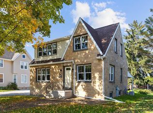 38 E Grand St, Chilton, WI 53014