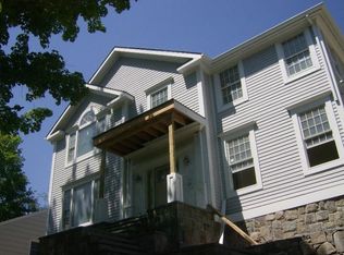 154 Valley Rd, Cos Cob, CT 06807