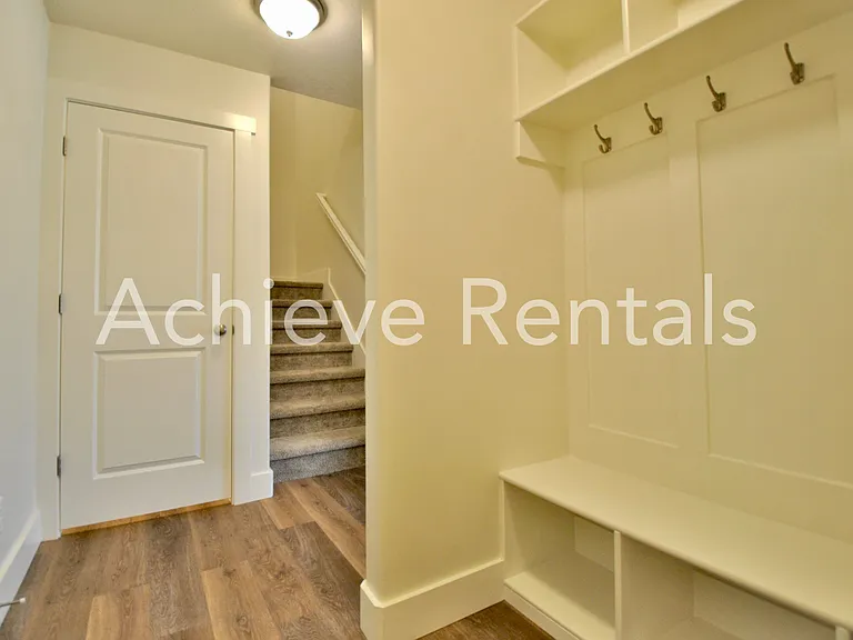 2038 N 380 E — Photo 5