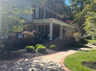 1 Evergreen Dr, Elkview, WV 25071