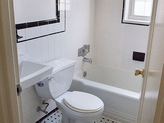3rd image of 2300 Washington Blvd APT 101