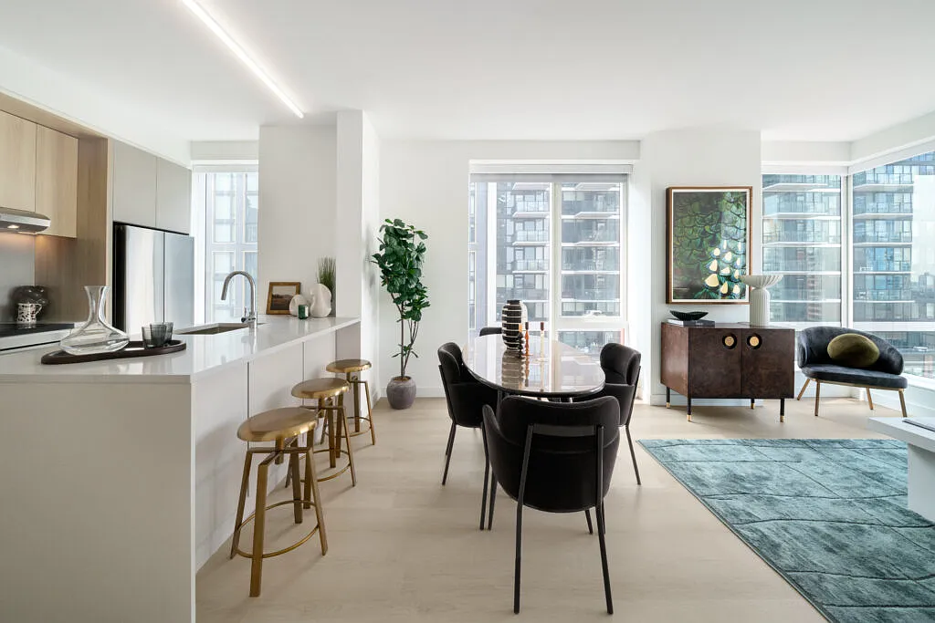 17 Hanover Place — Photo 2